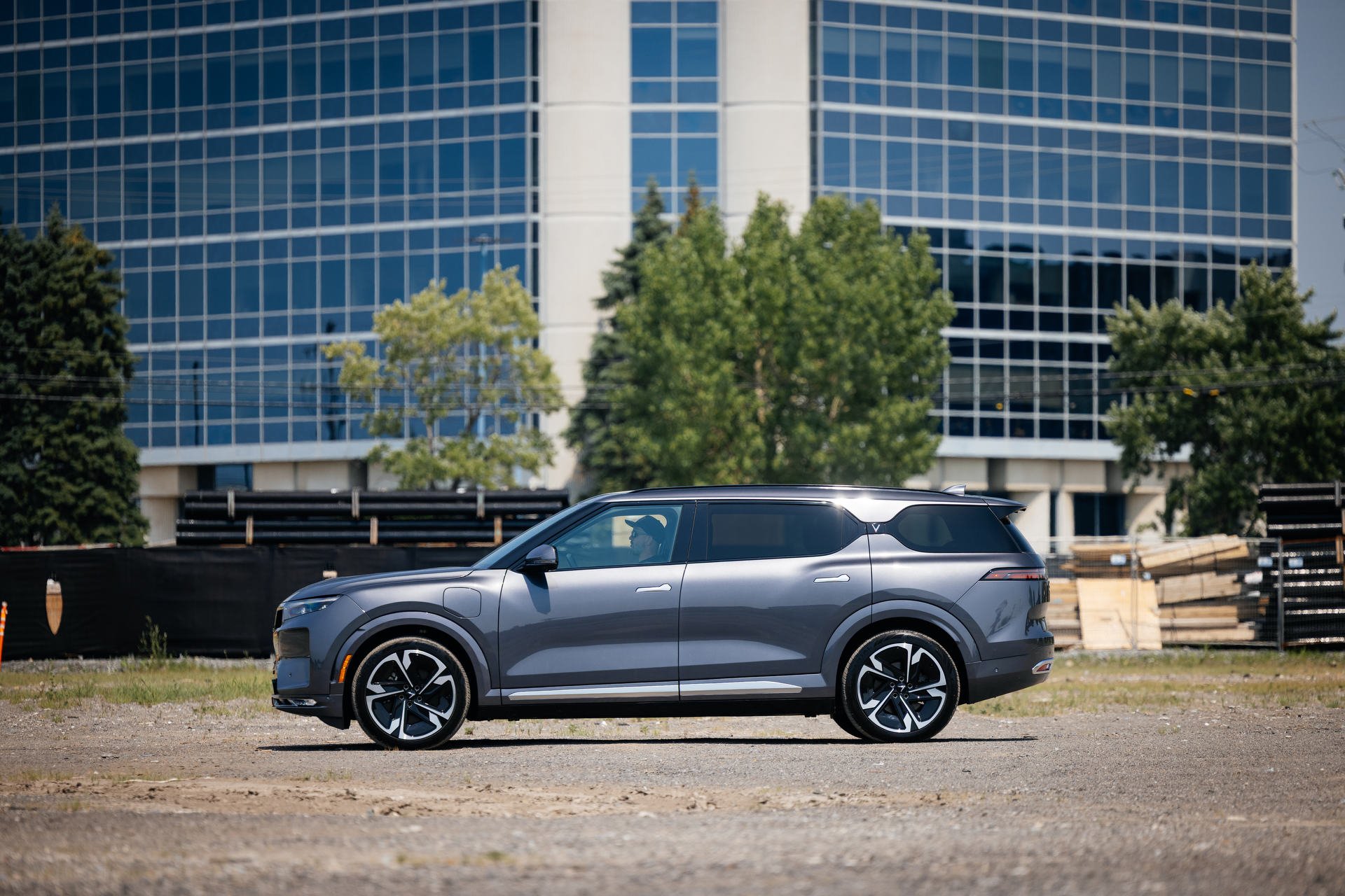 vf9, Kh&aacute;m Ph&aacute; Chiếc Xe Điện Vf9 – Tương Lai Của Ng&agrave;nh &Ocirc; T&ocirc;, Vinfast Mỹ Đ&igrave;nh | Đại l&yacute; xe &ocirc; t&ocirc; Vinfast ch&iacute;nh h&atilde;ng uy t&iacute;n tại H&agrave; Nội