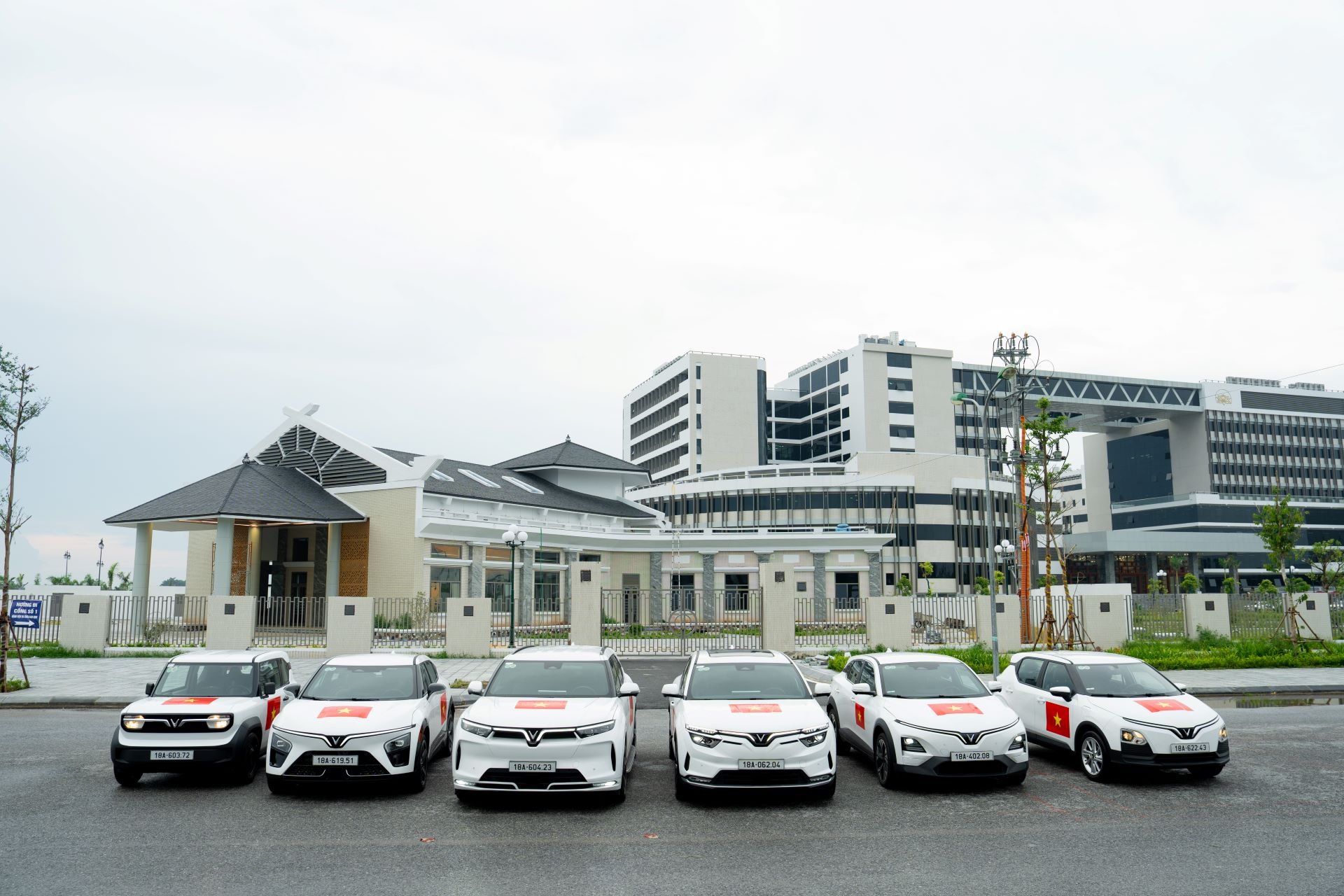 VinFast lập kỷ lục lịch sử: Doanh số 100.000 ô tô điện sau 9 tháng - Bước ngoặt ngành xe Việt, VinFast lập kỷ lục lịch sử Doanh số 100.000 ô tô điện sau 9 tháng – Bước ngoặt ngành xe Việt, Vinfast Mỹ Đình | Đại lý xe ô tô Vinfast chính hãng uy tín tại Hà Nội