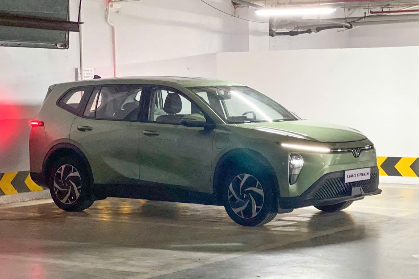 limo green, Limo Green – Xu Hướng Thuê Xe Sang Trọng và Bền Vững Tại Việt Nam, Vinfast Mỹ Đình | Đại lý xe ô tô Vinfast chính hãng uy tín tại Hà Nội