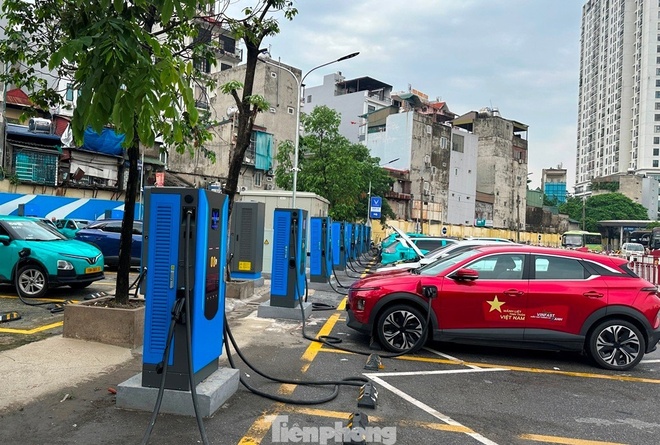 TRẠM SẠC XE ĐIỆN, TRẠM SẠC XE ĐIỆN – Giải pháp bền vững cho tương lai giao thông, Vinfast Mỹ Đình | Đại lý xe ô tô Vinfast chính hãng uy tín tại Hà Nội