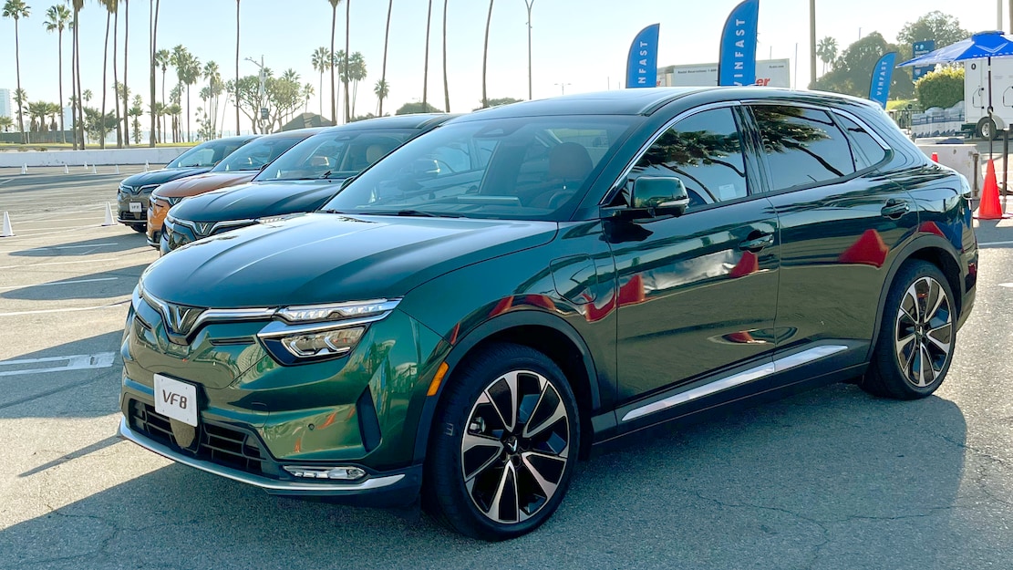 Xe VF8 cảm giác lái như siêu xe, Xe VF8 cảm giác lái như siêu xe – Trải nghiệm điều khiển đỉnh cao của một mẫu SUV điện, Vinfast Mỹ Đình | Đại lý xe ô tô Vinfast chính hãng uy tín tại Hà Nội