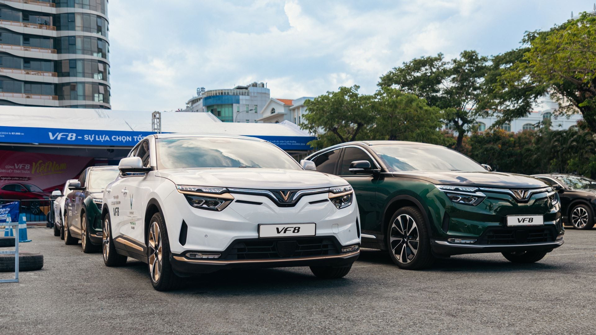 Xe VF8 cảm giác lái như siêu xe, Xe VF8 cảm giác lái như siêu xe – Trải nghiệm điều khiển đỉnh cao của một mẫu SUV điện, Vinfast Mỹ Đình | Đại lý xe ô tô Vinfast chính hãng uy tín tại Hà Nội