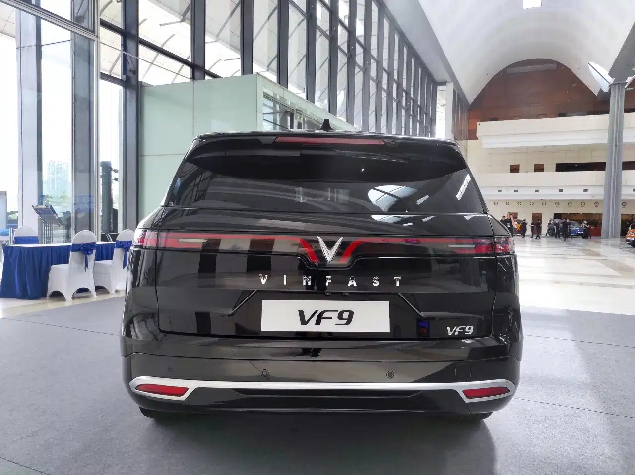 gi&aacute; b&aacute;n vf9, Kh&aacute;m Ph&aacute; Gi&aacute; B&aacute;n VF9 – Mẫu Xe Điện Đ&aacute;ng Chờ Đợi Từ VinFast, Vinfast Mỹ Đ&igrave;nh | Đại l&yacute; xe &ocirc; t&ocirc; Vinfast ch&iacute;nh h&atilde;ng uy t&iacute;n tại H&agrave; Nội