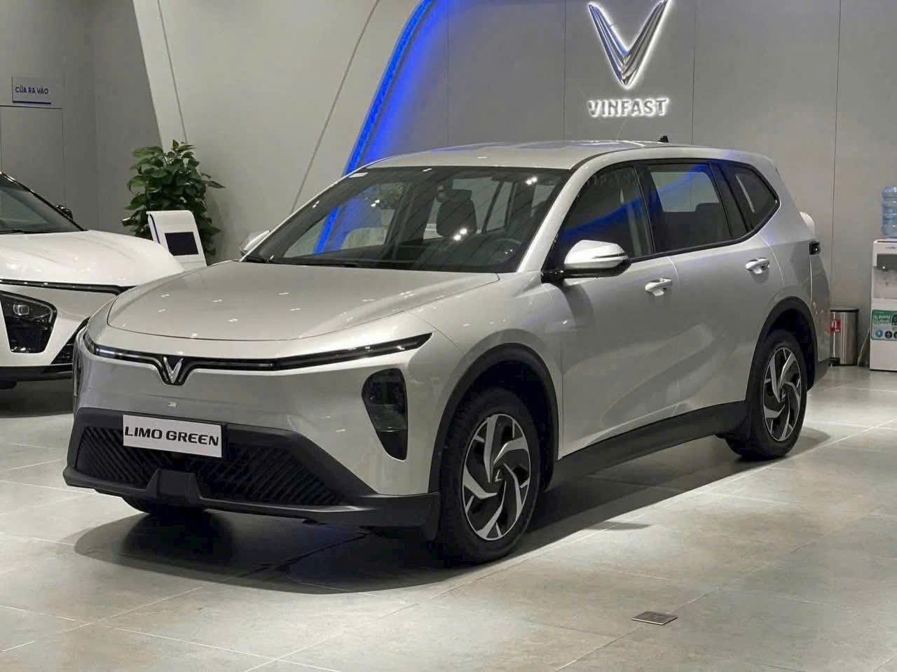 xe limo green, Xe Limo Green: Giải Ph&aacute;p Vận Tải Xanh Ti&ecirc;n Phong Cho Tương Lai, Vinfast Mỹ Đ&igrave;nh | Đại l&yacute; xe &ocirc; t&ocirc; Vinfast ch&iacute;nh h&atilde;ng uy t&iacute;n tại H&agrave; Nội